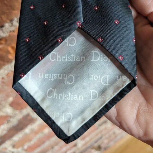 Christian Dior Black w/‎ Red & White Geometric Pattern Tie - Picture 4 of 6